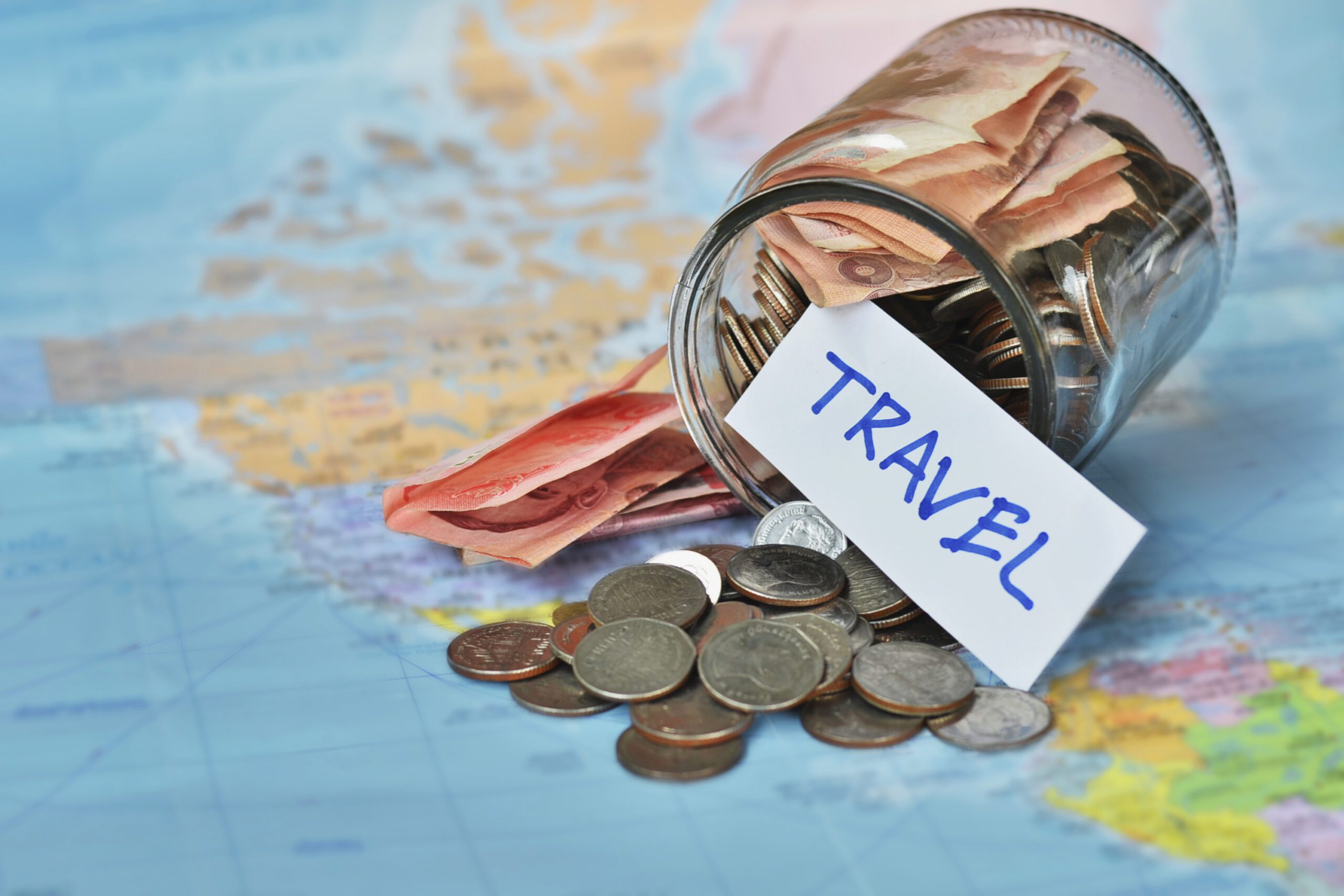 4 Easy Hacks on How to Save Money When Traveling